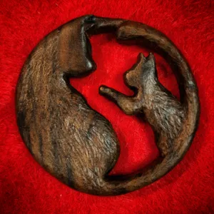 Cat medallion by Wondiu