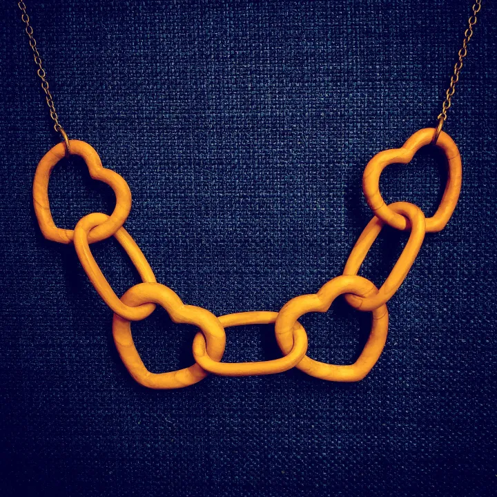 Cœurs en Chaîne en Olivier