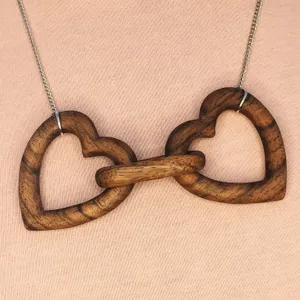 Walnut Heart Chain by Wondiu