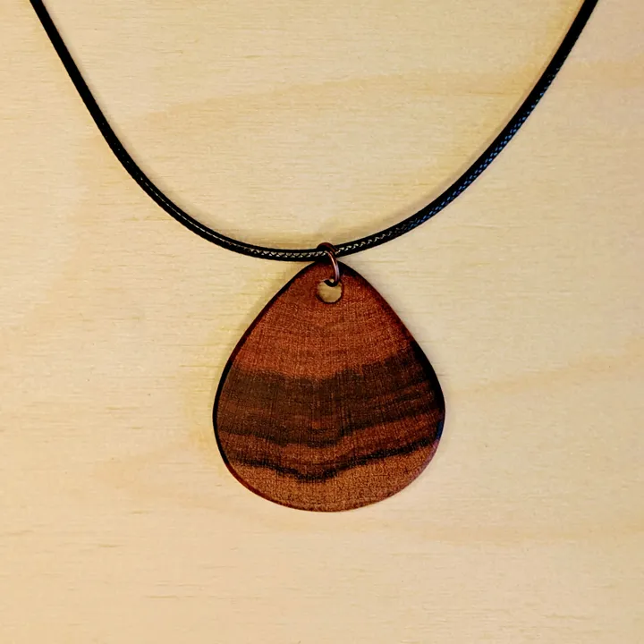 Pendentif en bois de goyavier